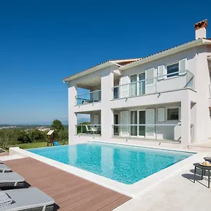L - With 2 Separate Units Labin (Istria)